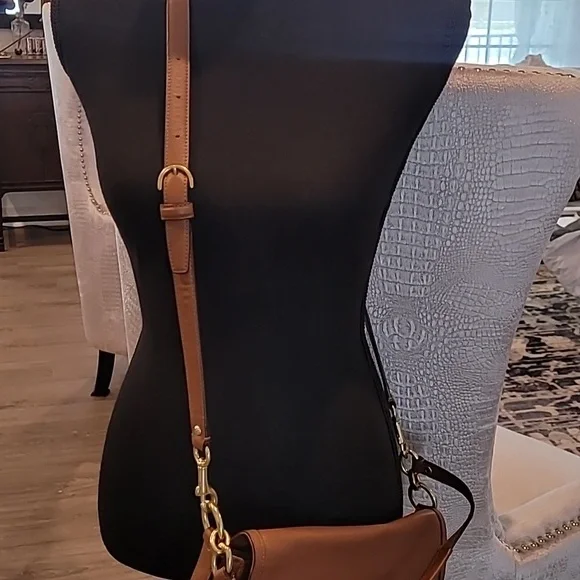 Vintage Coach 100% Leather Exceptional Condition Crossbody Handbag - Picture 10 of 12